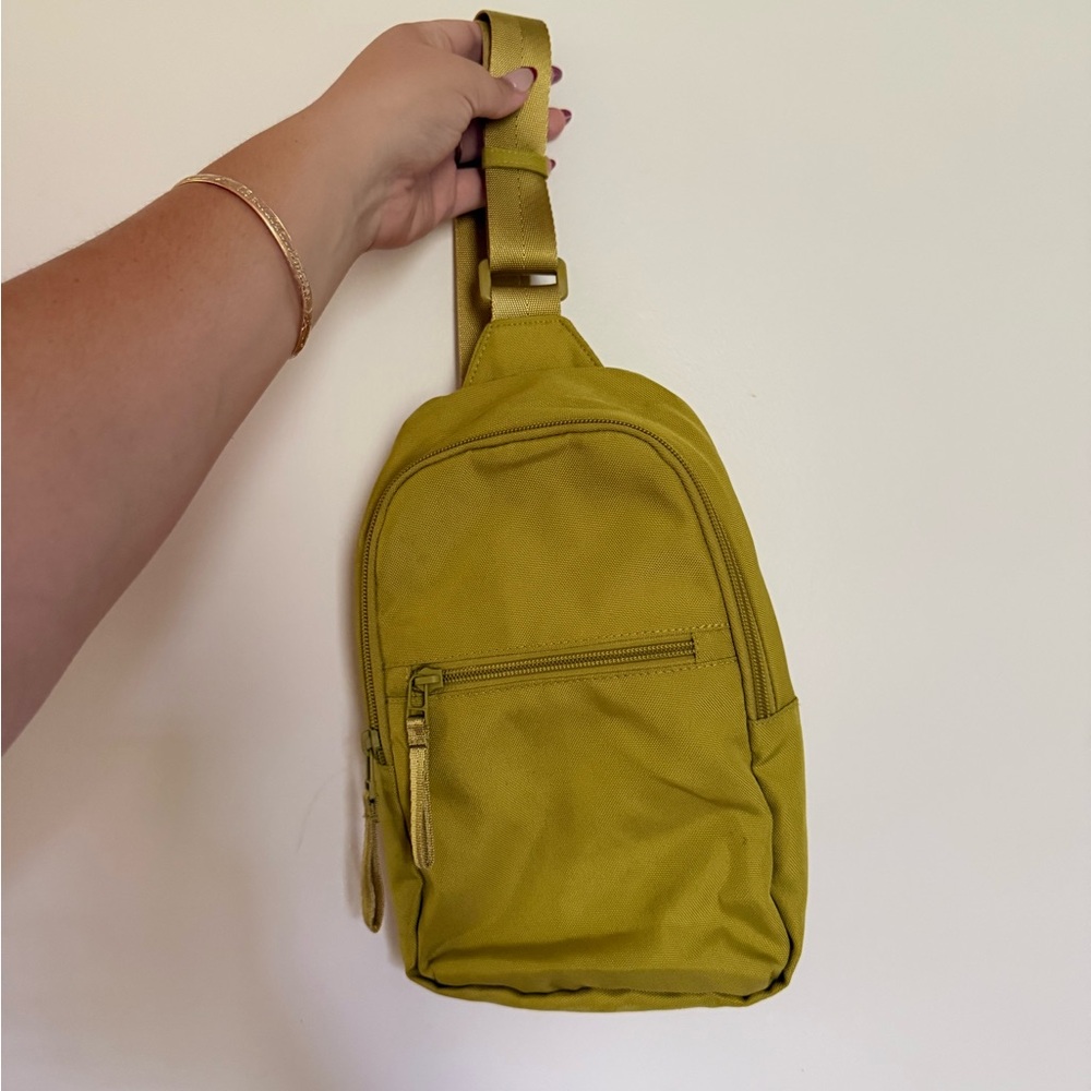 Vera Bradley Chartreuse bag